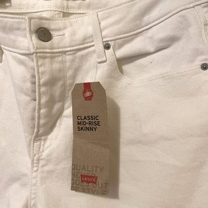 Levi’s White Classic Mid-Rise Skinny Jeans